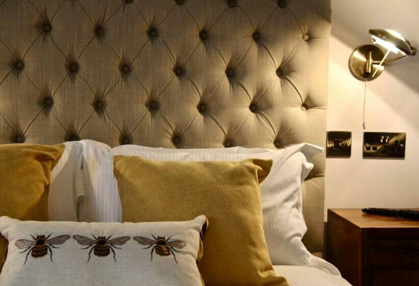 Upstairs At 33   Self Check In Boutique Accommodation In Worcester Centre