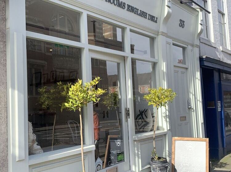 Upstairs At 33 Self Check In Boutique Accommodation In Worcester Centre