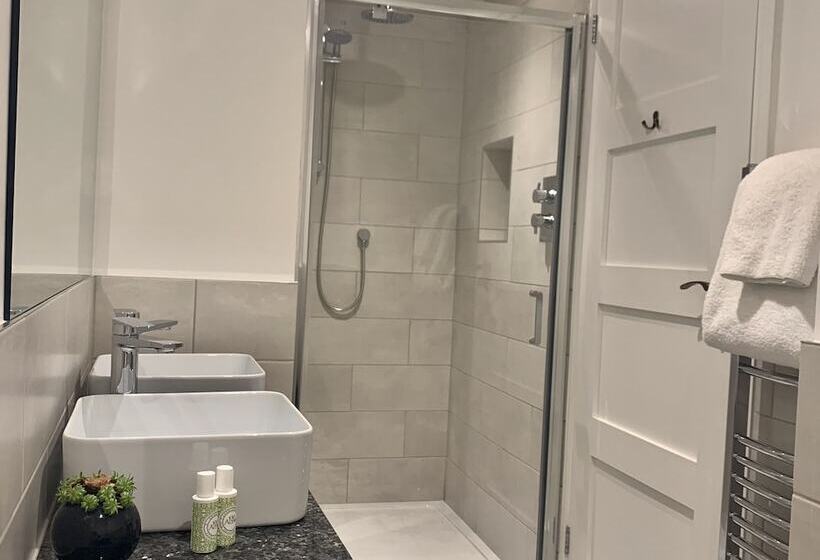 Upstairs At 33 Self Check In Boutique Accommodation In Worcester Centre