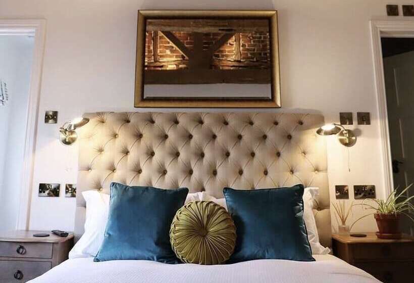 Upstairs At 33   Self Check In Boutique Accommodation In Worcester Centre