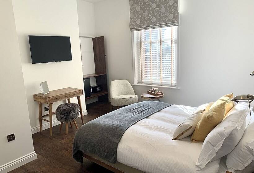 Upstairs At 33 Self Check In Boutique Accommodation In Worcester Centre
