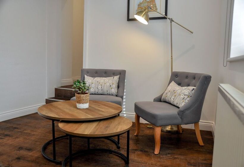 Upstairs At 33 Self Check In Boutique Accommodation In Worcester Centre