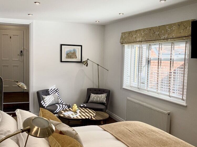 Upstairs At 33 Self Check In Boutique Accommodation In Worcester Centre