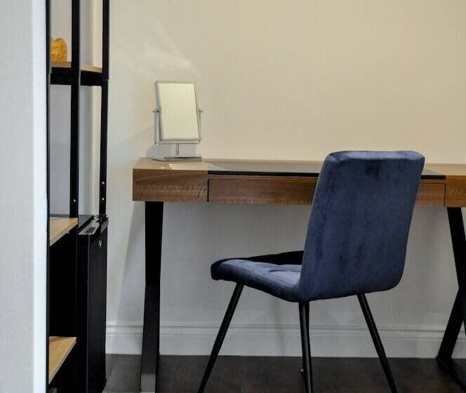 Upstairs At 33 Self Check In Boutique Accommodation In Worcester Centre