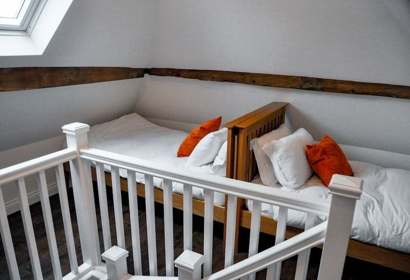 Upstairs At 33 Self Check In Boutique Accommodation In Worcester Centre