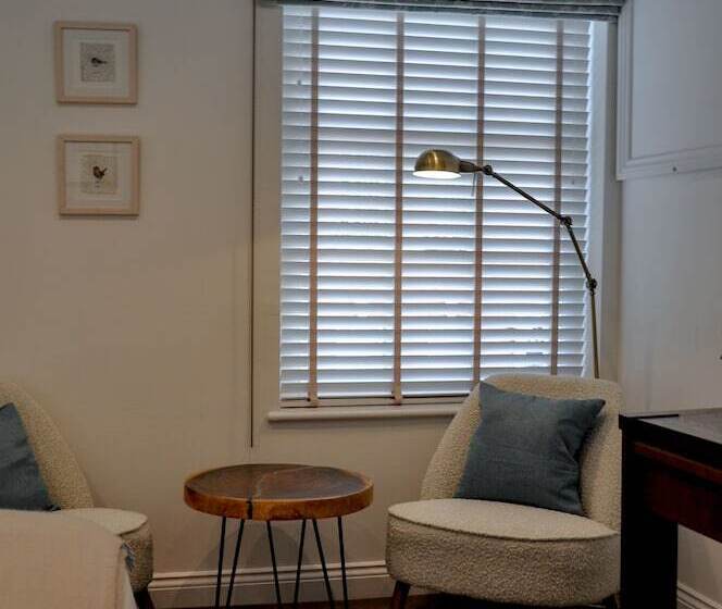 Upstairs At 33 Self Check In Boutique Accommodation In Worcester Centre