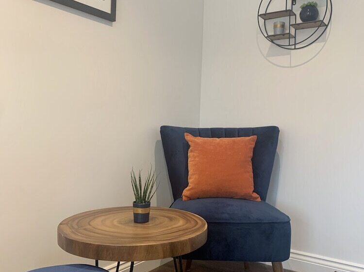 Upstairs At 33 Self Check In Boutique Accommodation In Worcester Centre