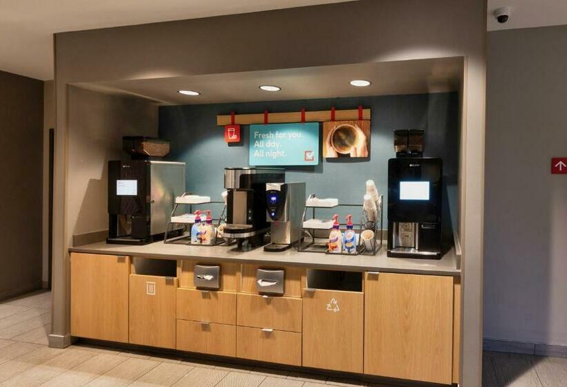 Avid Hotels Denver Airport Area, An Ihg