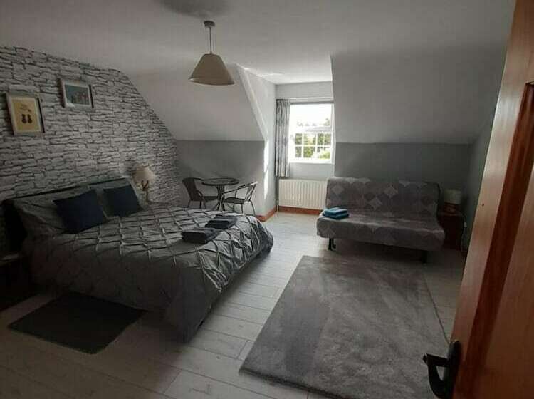 مبيت وإفطار Evaron House