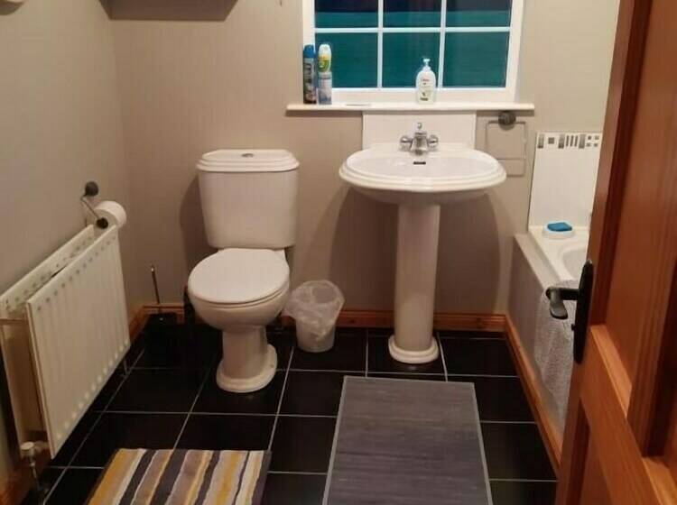 مبيت وإفطار Evaron House