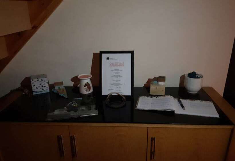 مبيت وإفطار Evaron House