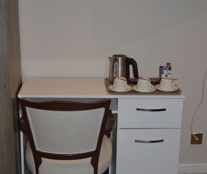 Bed and Breakfast Jewel Guest House