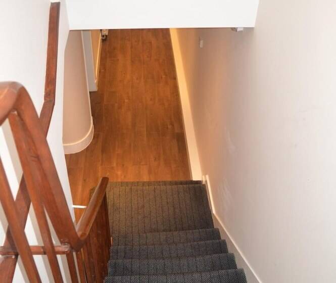 Bed and Breakfast Jewel Guest House