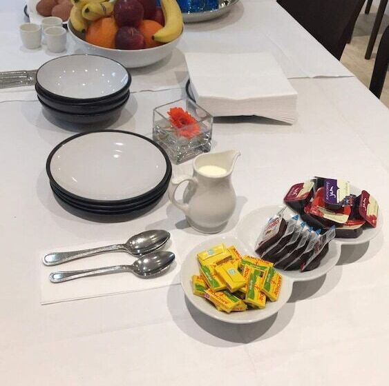 Bed and Breakfast Jewel Guest House