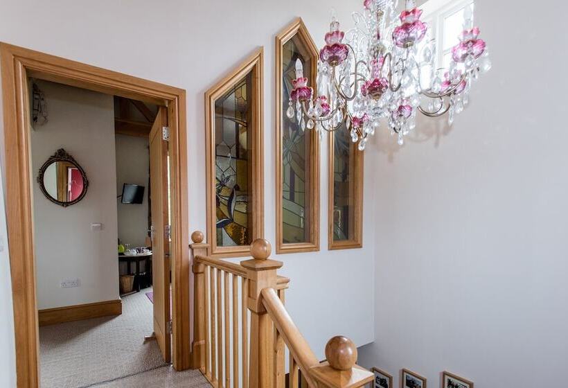 ベッドアンドブレックファースト Mere Brook House