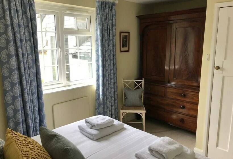 Bumble Bee Cottage