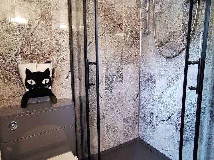 Dolweunydd Bed & Breakfast