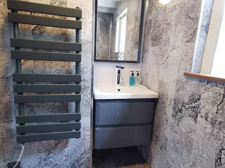 Dolweunydd Bed & Breakfast