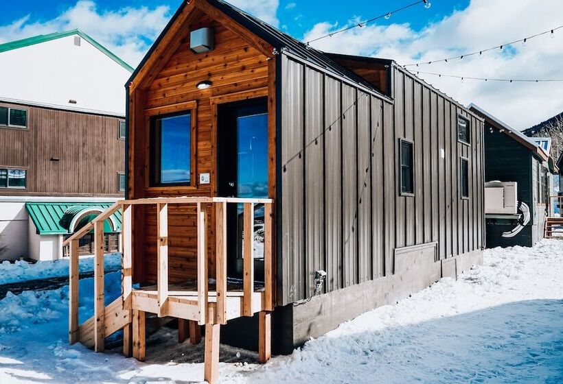 Хостел Powderhorn Lodging