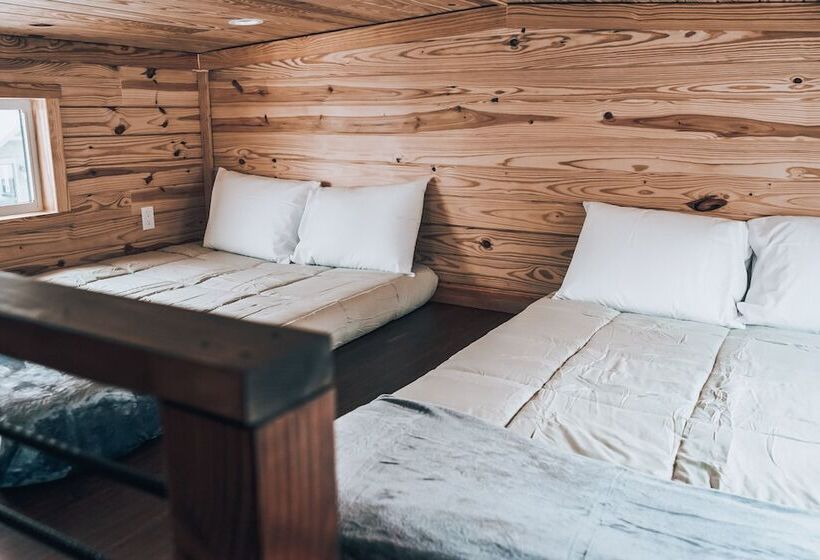 Хостел Powderhorn Lodging