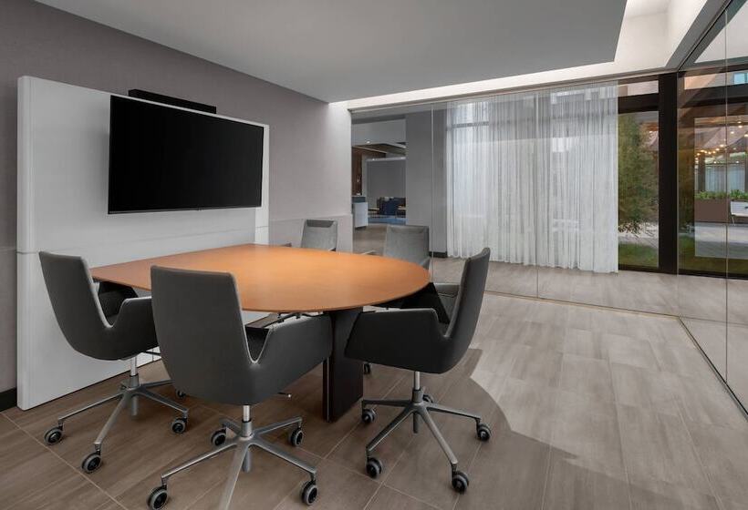 Ac Hotel By Marriott Santa Rosa Sonoma Wine Country