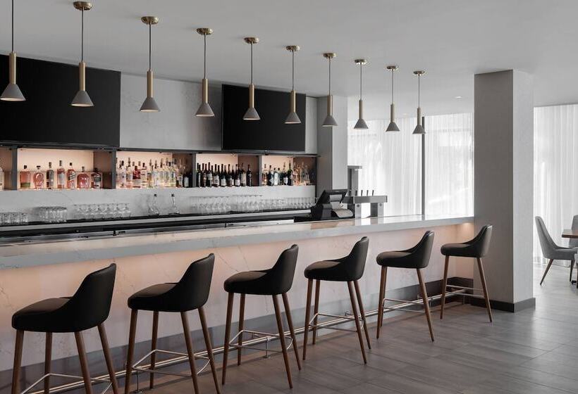 Ac Hotel By Marriott Santa Rosa Sonoma Wine Country