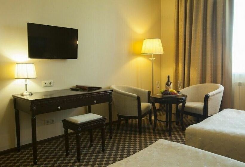 Отель Green Hall