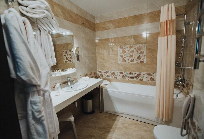 Отель Green Hall