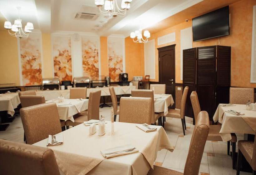 Отель Green Hall