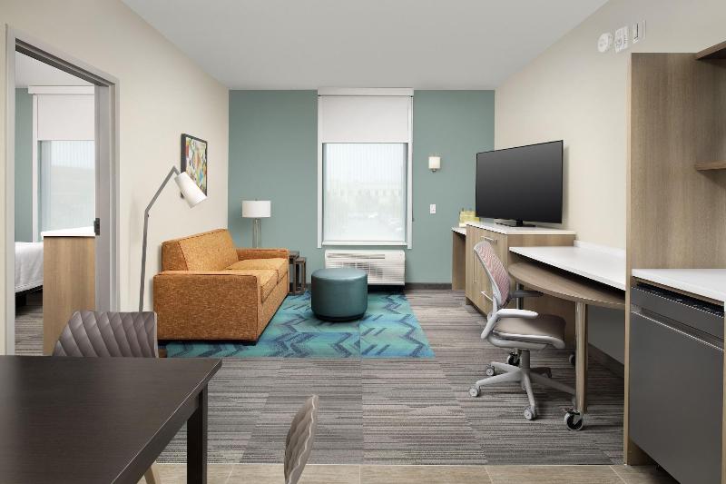 هتل Home2 Suites By Hilton Clovis Fresno Airport