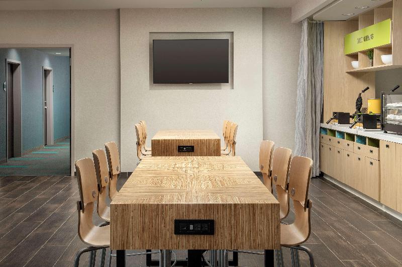 ホテル Home2 Suites By Hilton Clovis Fresno Airport