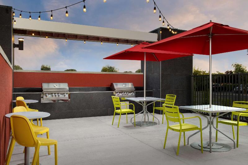 ホテル Home2 Suites By Hilton Clovis Fresno Airport