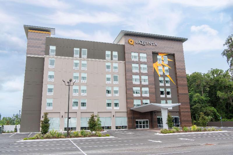 בית מלון כפרי La Quinta Inn & Suites By Wyndham Lake City