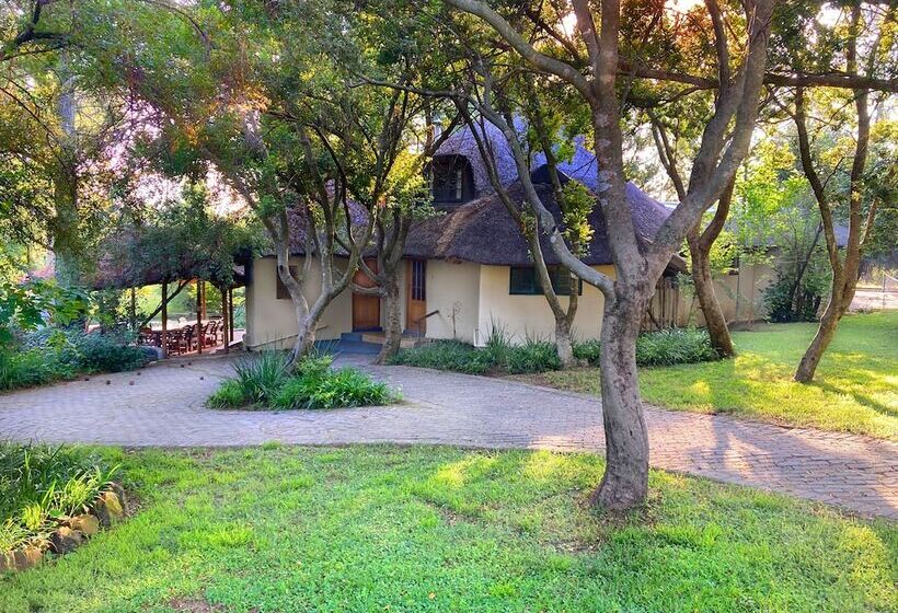 בית מלון כפרי Pine Valley Lodge