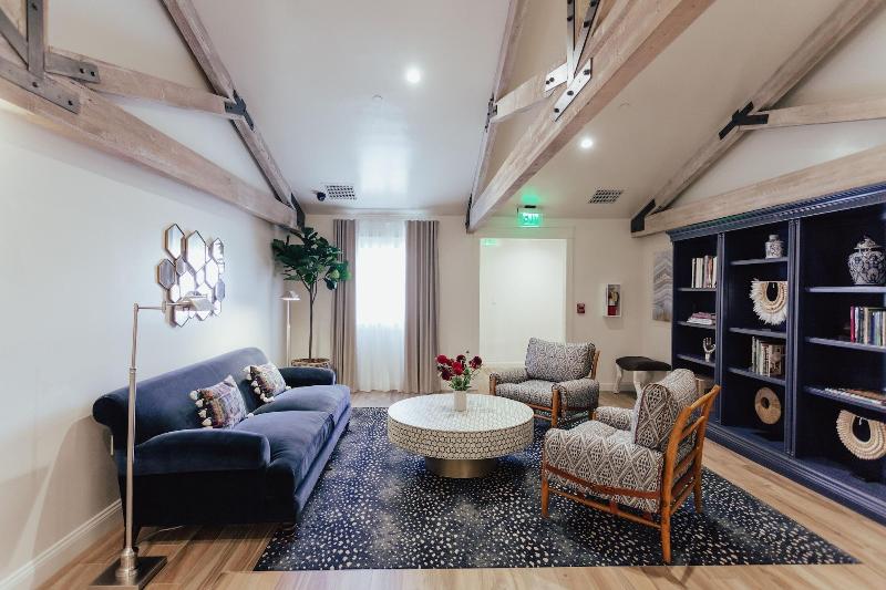 ホテル The Winston Solvang