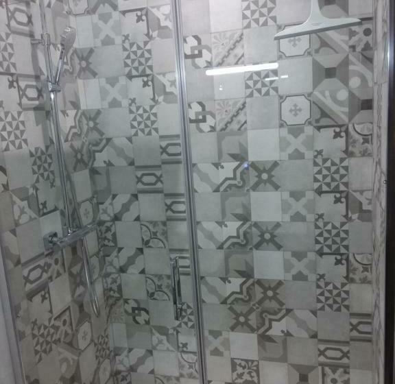 بنسيون Casa Clavero