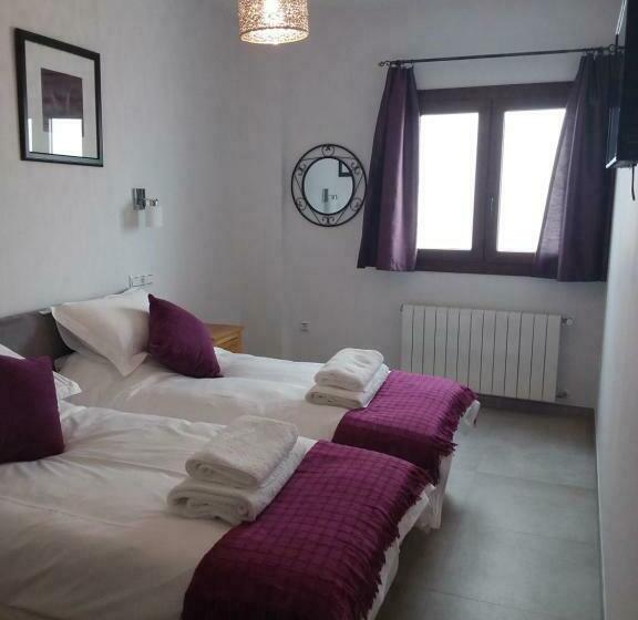 بنسيون Casa Clavero