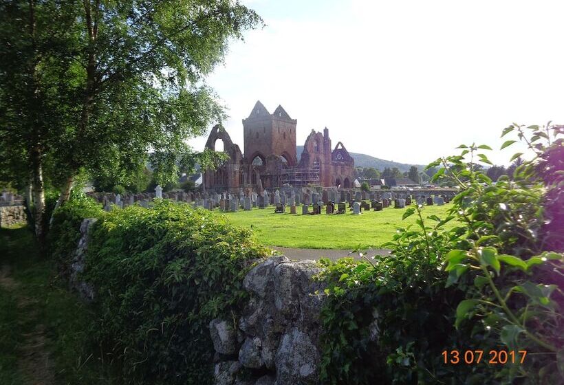 פנסיון Lindean Guest House