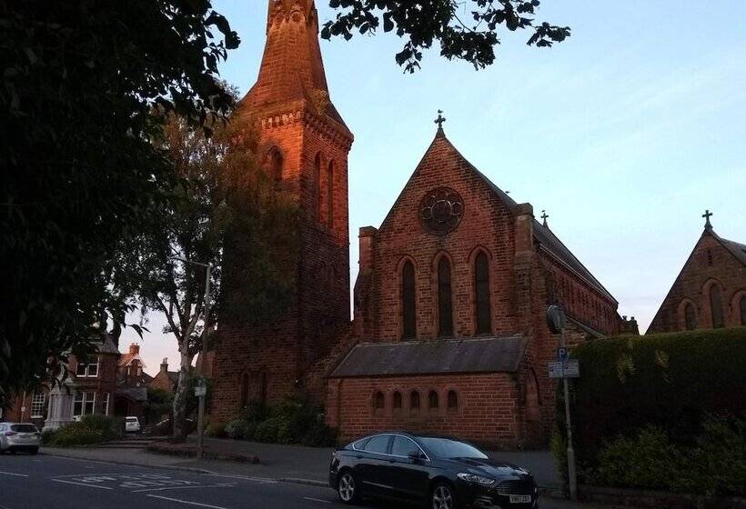 פנסיון Lindean Guest House