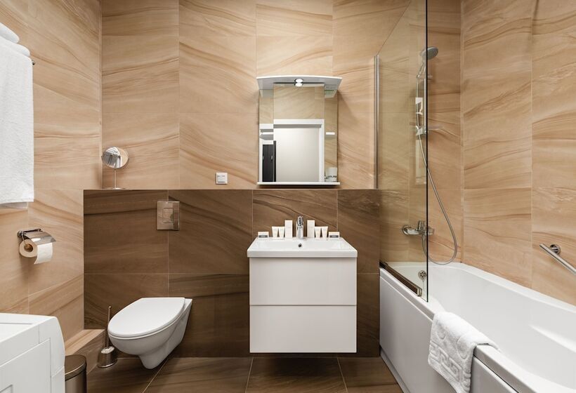 Radius Central House