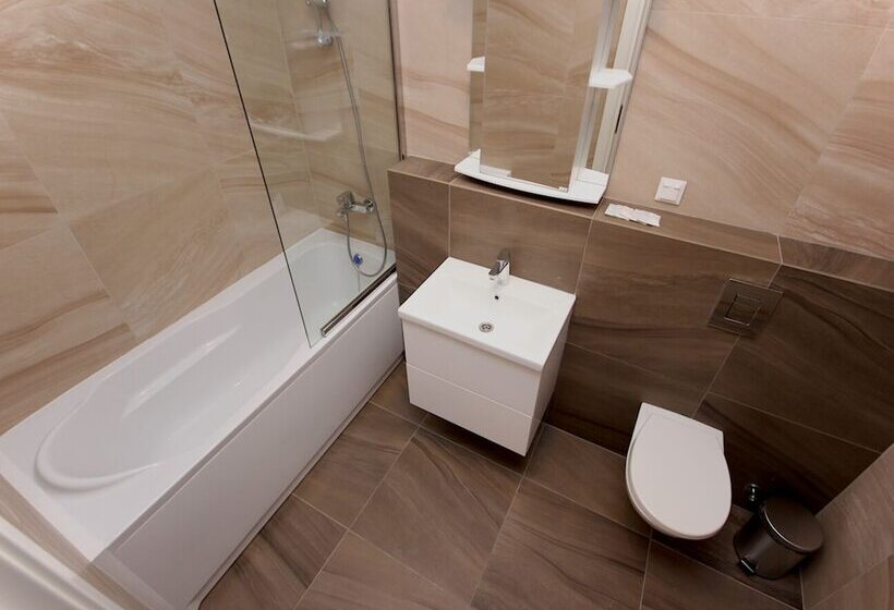 Radius Central House