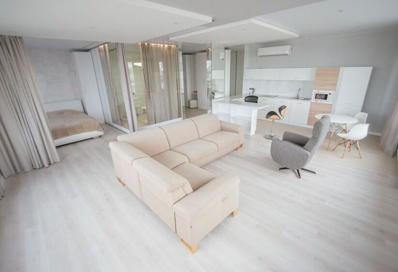 Radius Central House