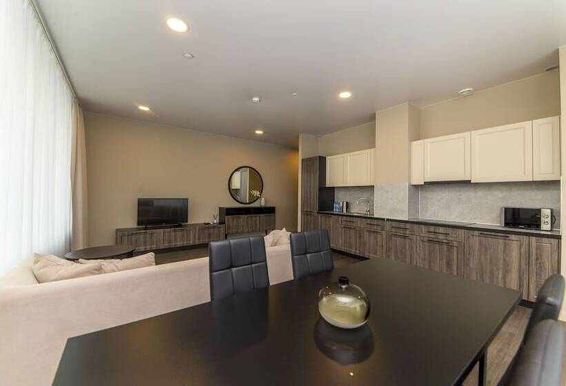 Radius Central House