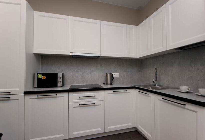 Radius Central House