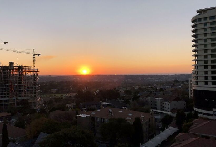Sandton Skye Suite 604