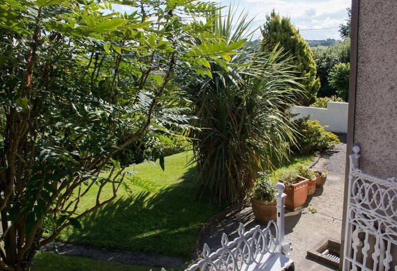 23 Hillsborough Road B&b