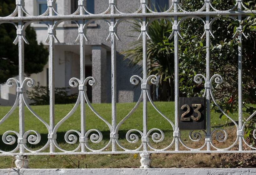 23 Hillsborough Road B&b