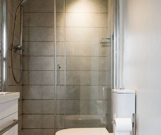 23 Hillsborough Road B&b