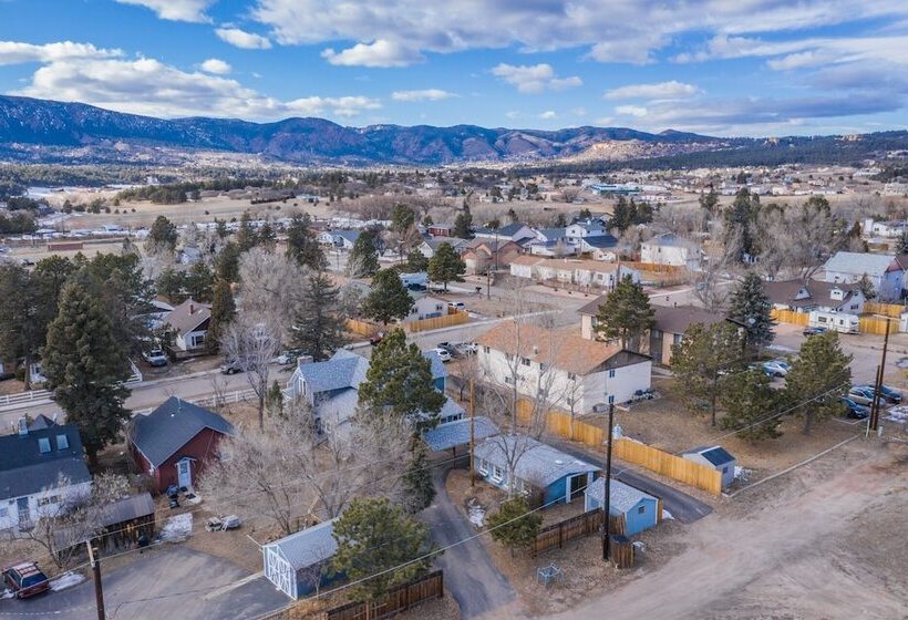 5brmonument Historic Charmminutes To Hiking