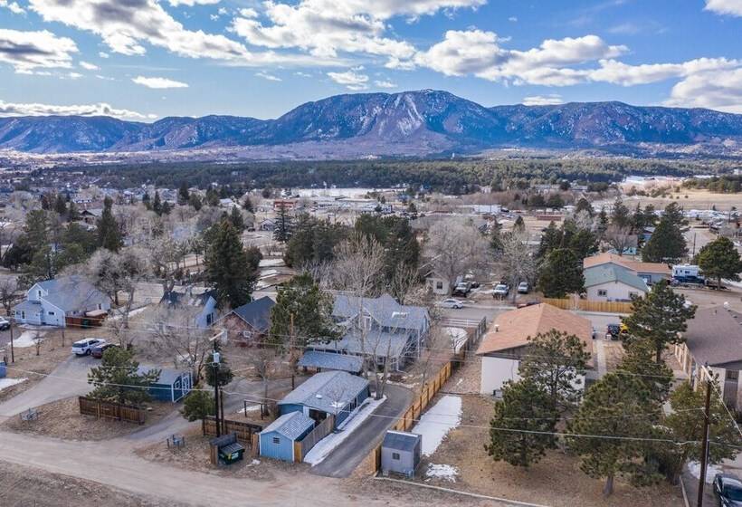 5brmonument Historic Charmminutes To Hiking